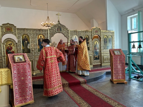 БОЖЕСТВЕННАЯ ЛИТУРГИЯ