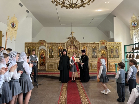 Благодарственный молебен и торжественная линейка
