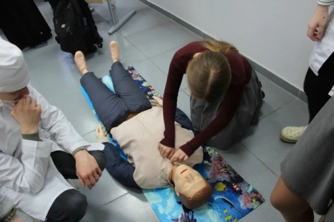 ПЕРВЫЙ ШАГ В МЕДИЦИНУ