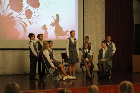 С ЛЮБОВЬЮ И БЛАГОДАРНОСТЬЮ: КОНЦЕРТ КО ДНЮ МАТЕРИ! 