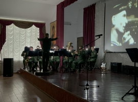 «Листая времени страницы, мы вновь пройдем дорогами войны…»